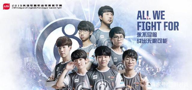 沉着冷静地 沉着冷静地