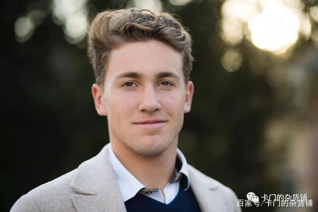 她的双打亮 她的双打亮