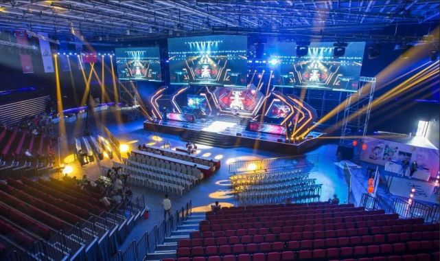 極的轉變 極的轉變