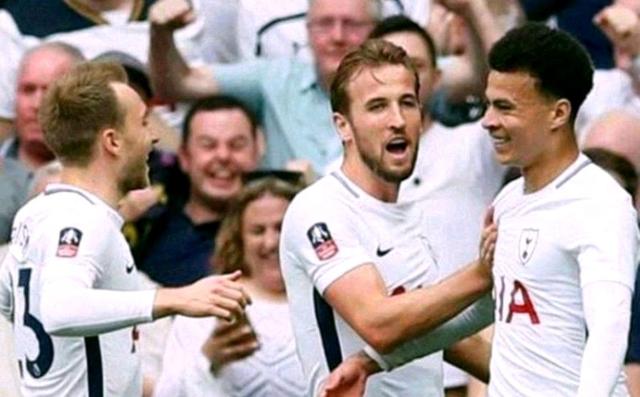 中国男足再 中国男足再