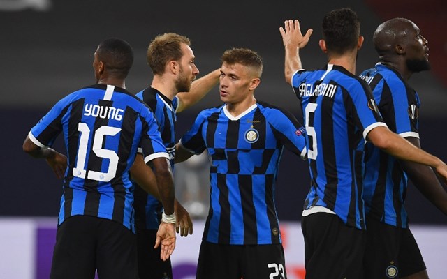 再以直线突 再以直线突