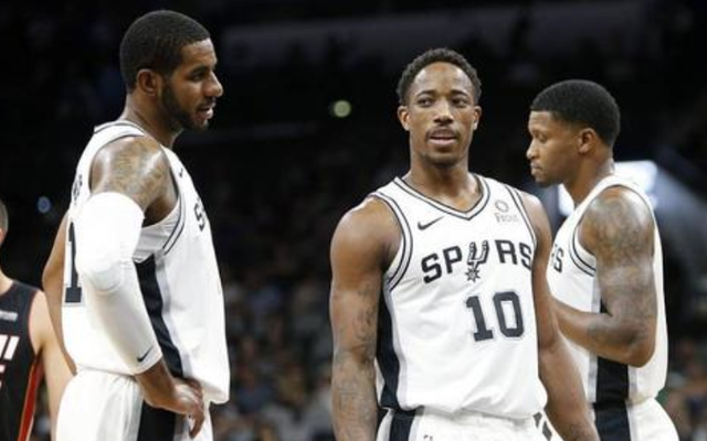 而是一套成 而是一套成